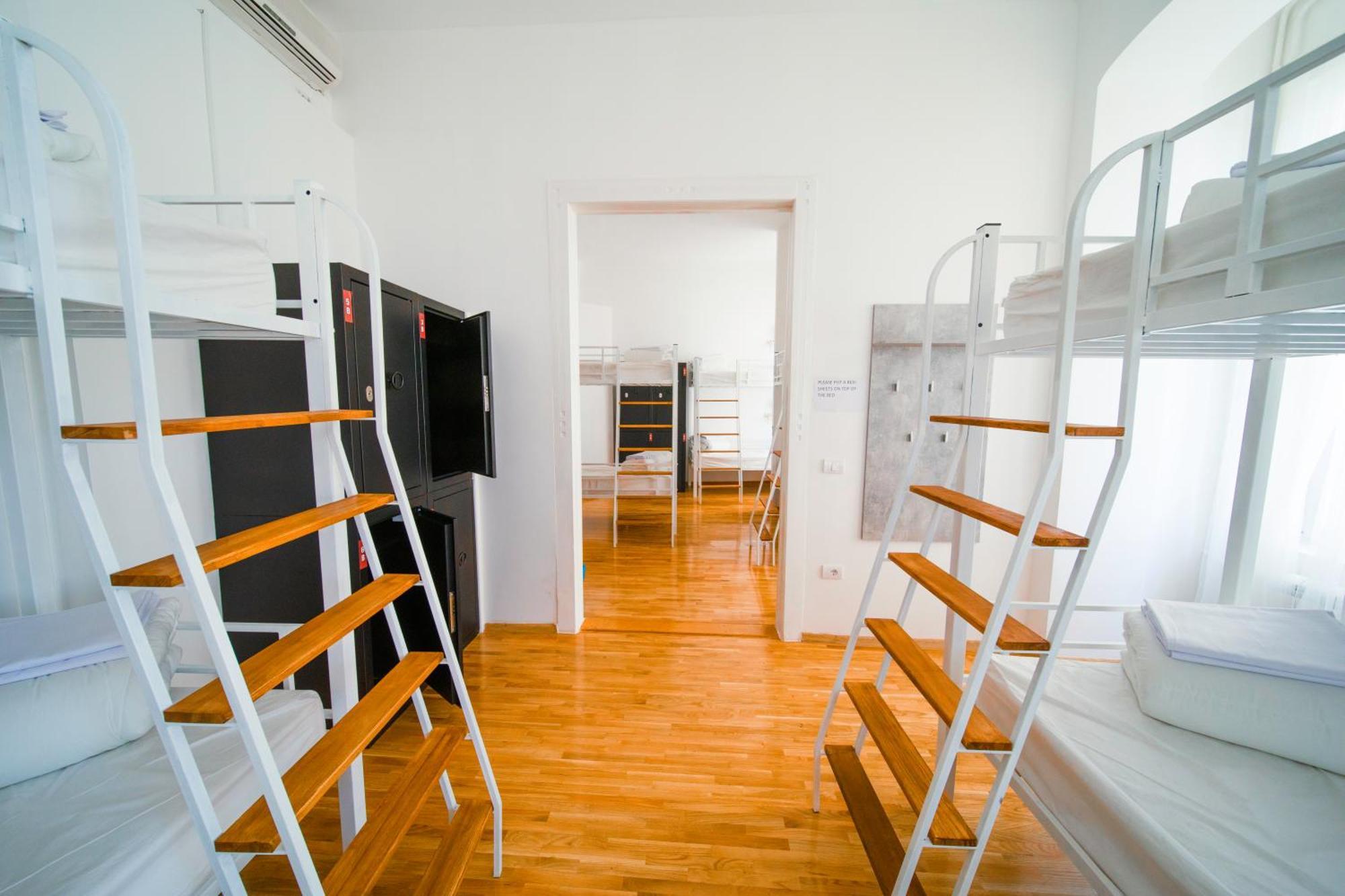 New Generation Hostel Como Lake Eksteriør bilde